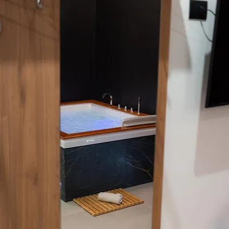 5 Stars - Exclusive Luxury With A Jacuzzi 4* Trapani