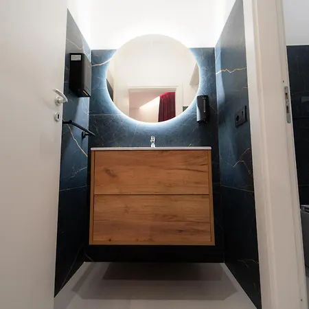 5 Stars - Exclusive Luxury With A Jacuzzi Affittacamere 4*