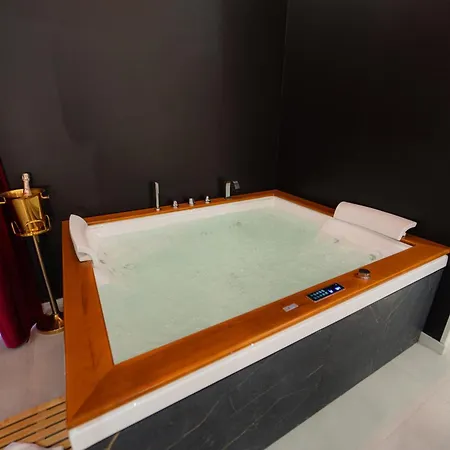 5 Stars - Exclusive Luxury With A Jacuzzi 4* Trapani
